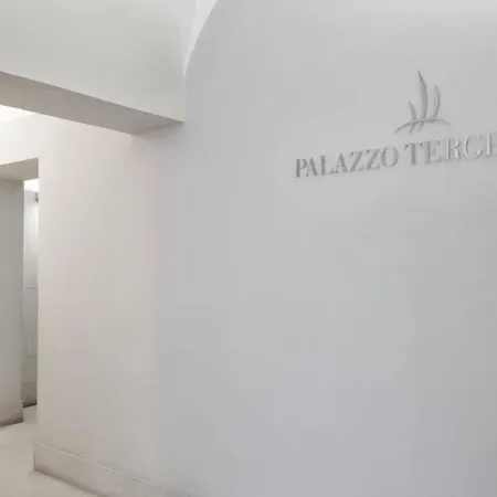 Apartment Palazzo Tergesteo Tirabora