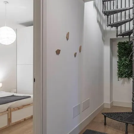 Palazzo Tergesteo Tirabora * Trieste